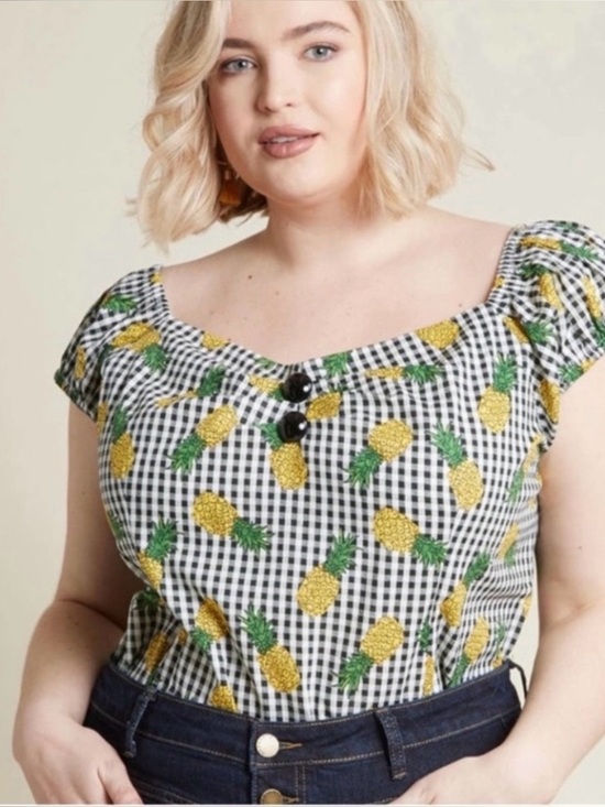 Collectif Tops - Collectif Black & White Gingham Sweetheart Top with Yellow Pineapple Print